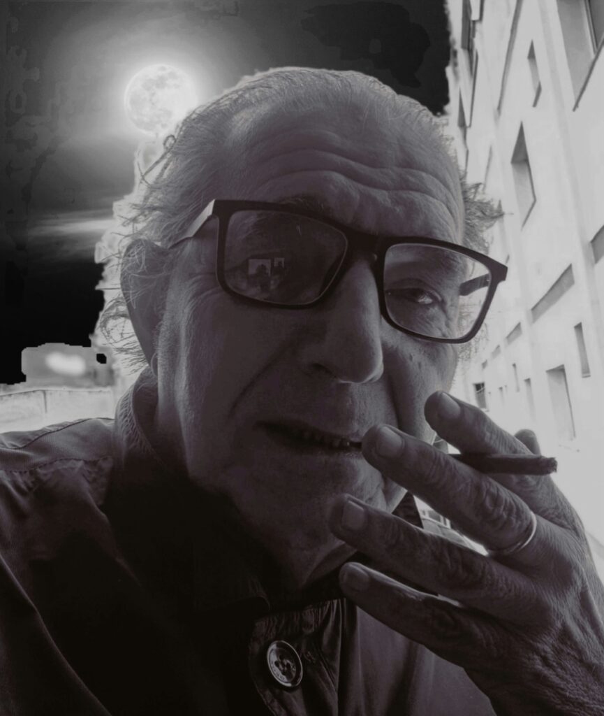 Macerie e rovine sono lungo i nostri passi. Cosa ci salverà? Chi ci salverà? Restiamo appesi al forse ma i barbari di Kavafis hanno occupato la piazza