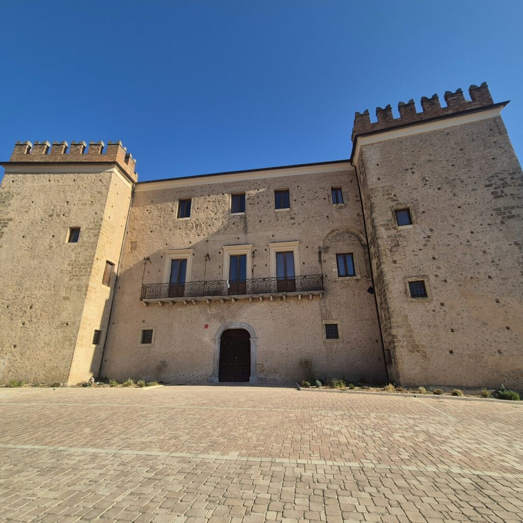 SAN LORENZO DEL VALLO. IL CASTELLO COME MEMORIA E FARO DEL MEDITERRANEO