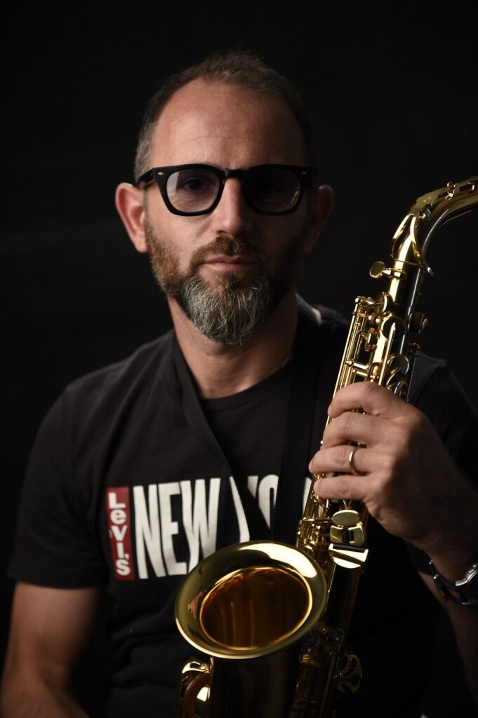 Il Sassofonista JP SAX nuova figura della scena Clubbing torna con emozionanti performance live