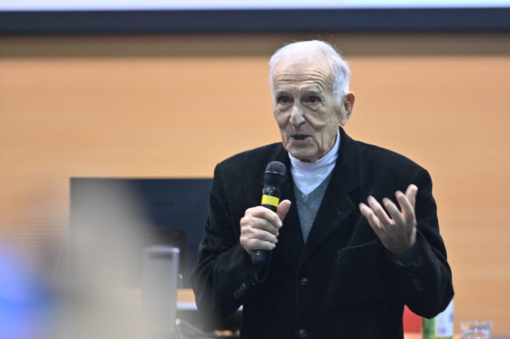 INCONTRO CON IL PROF. SILVIO GARATTINI: LA SCIENZA AL SERVIZIO DELLA LONGEVITÀ – Alla soglia dei 96 anni lo scienziato si dedica ancora con passione alla ricerca e alla divulgazione