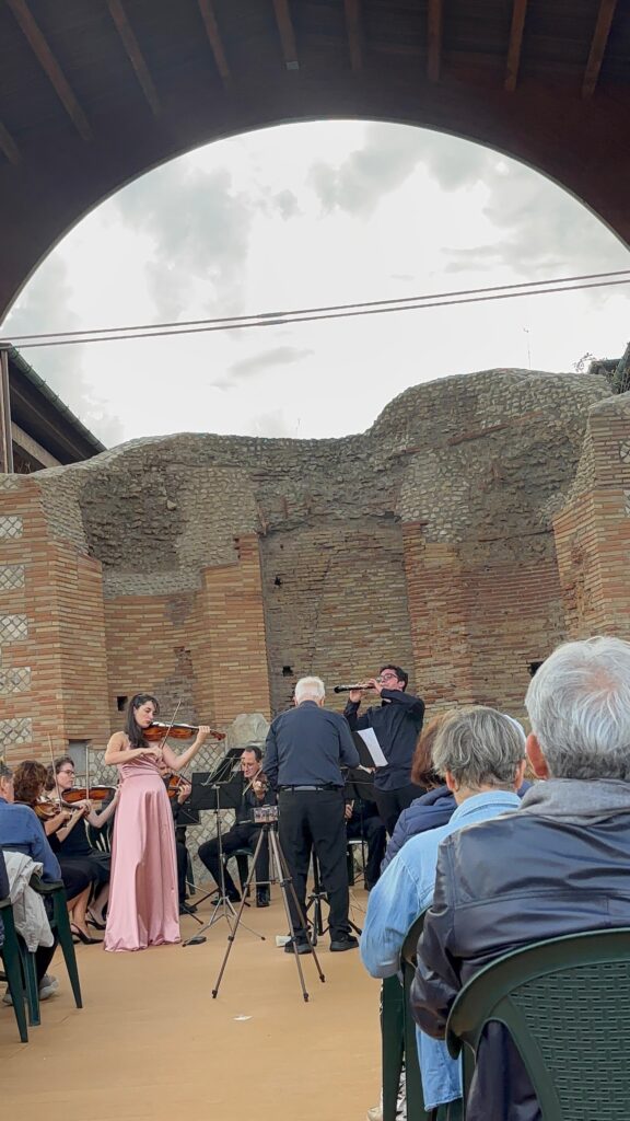 Musica/ Città Medievali, agli Altipiani pienone per l’Orchestra del Mediterraneo 