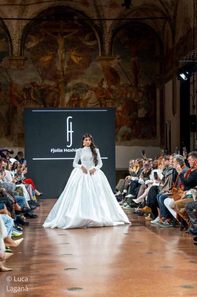 “Infinity Fashion Week” Oksana Krutskikh rende la Moda Internazionale protagonista a Milano